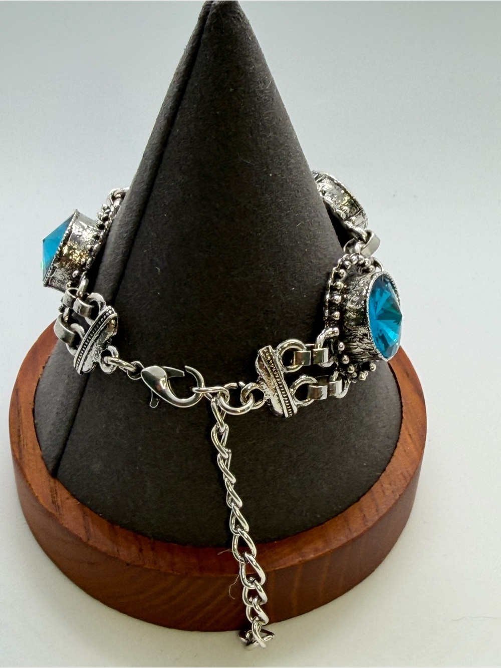 Blue Crystal Round Link Bracelet - Women Jewelry - Picture 7 of 8